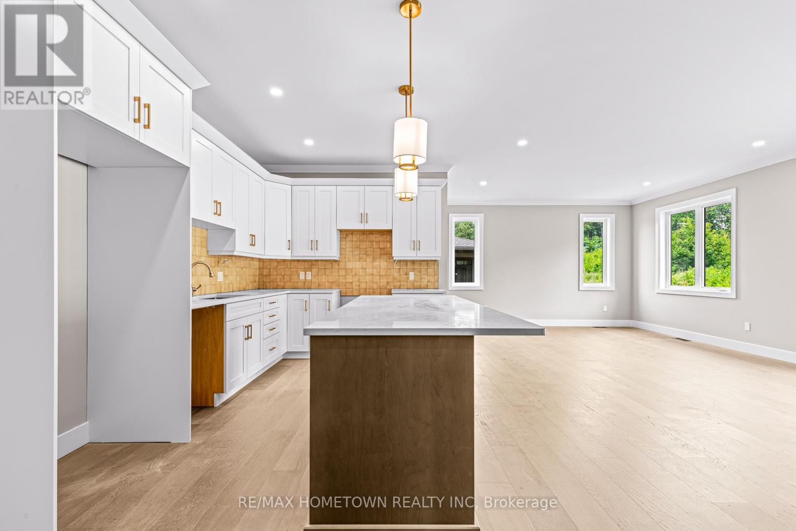 Photo 10 of 1067 Shearer Drive, Brockville ON