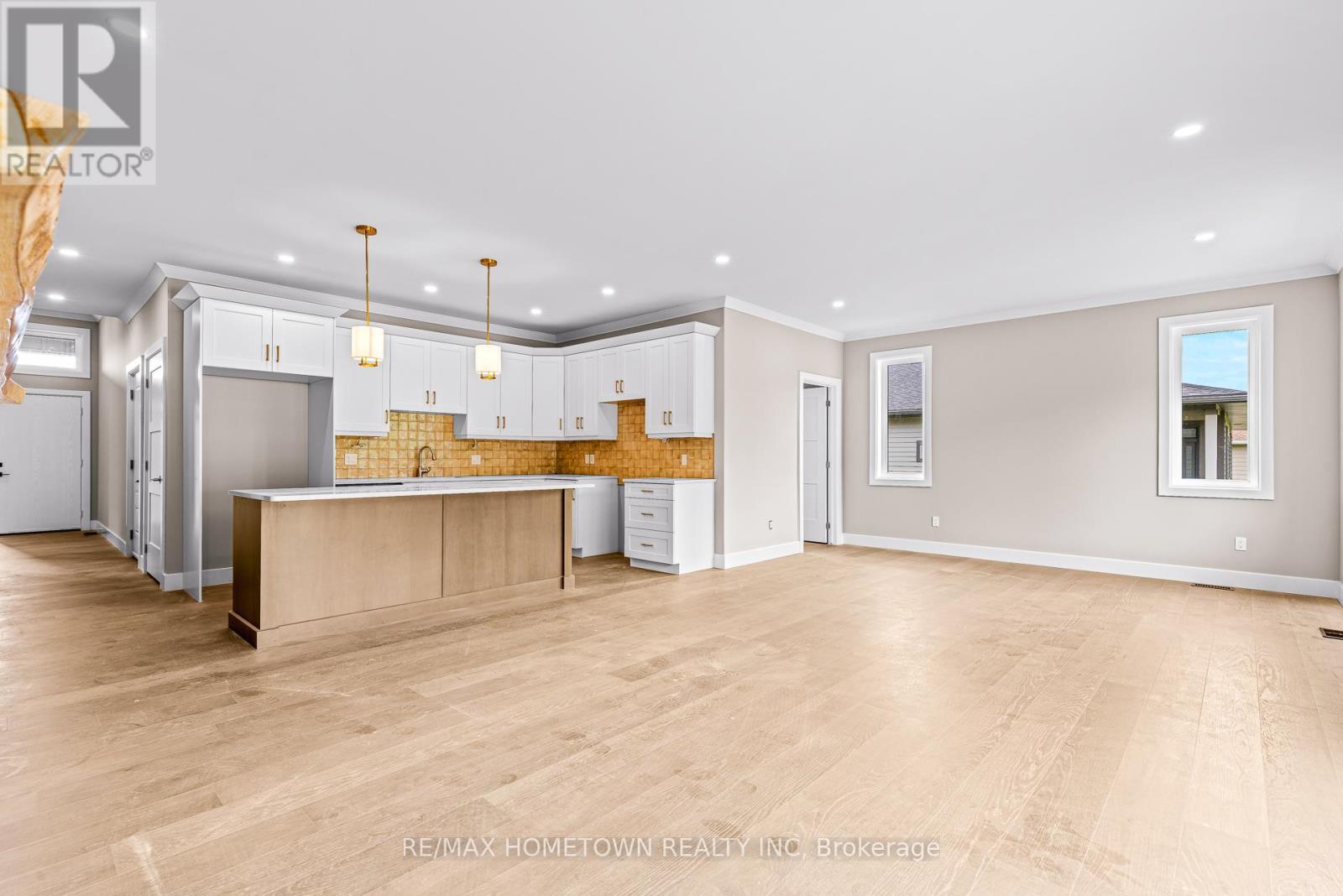 Photo 13 of 1067 Shearer Drive, Brockville ON