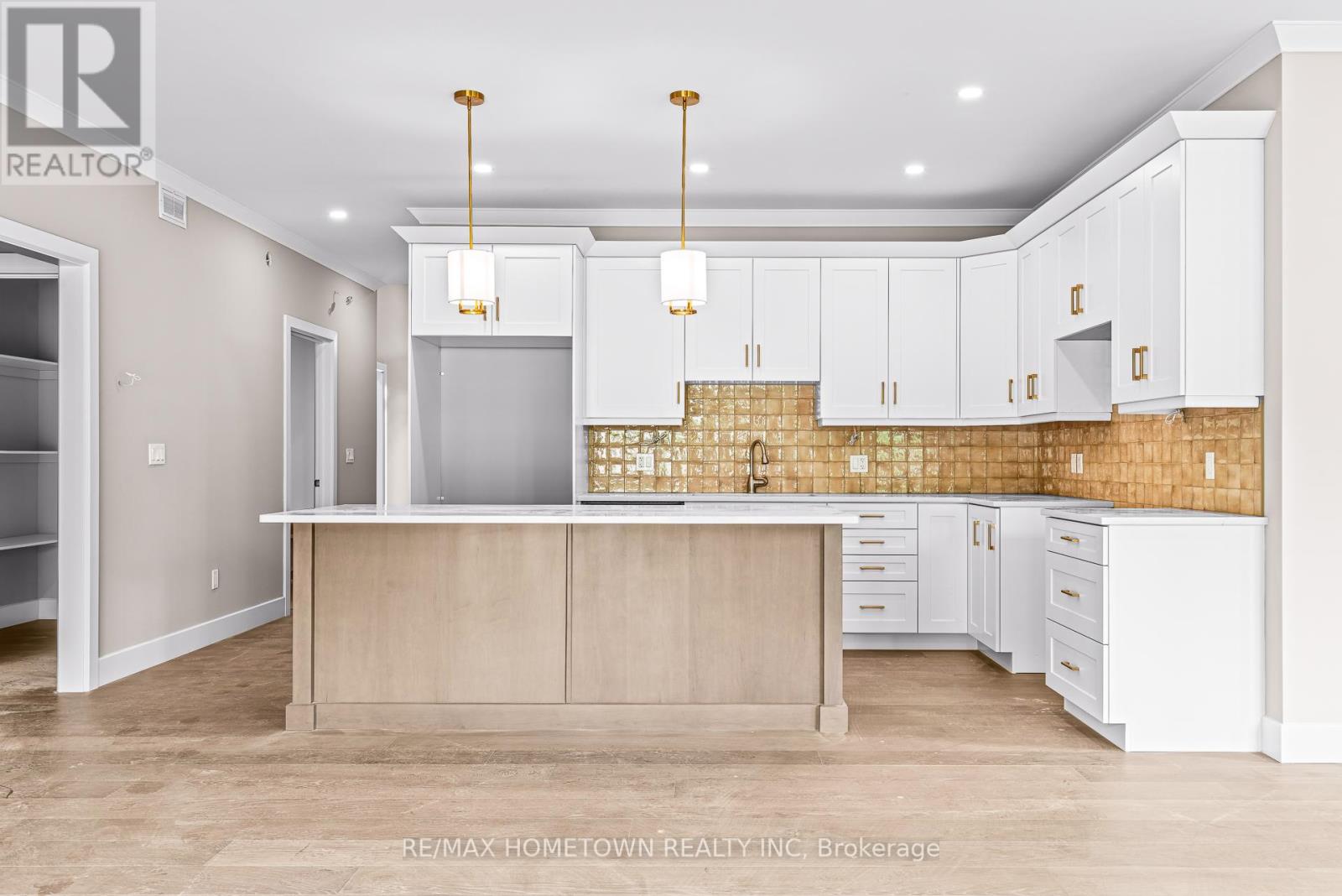 Photo 9 of 1067 Shearer Drive, Brockville ON