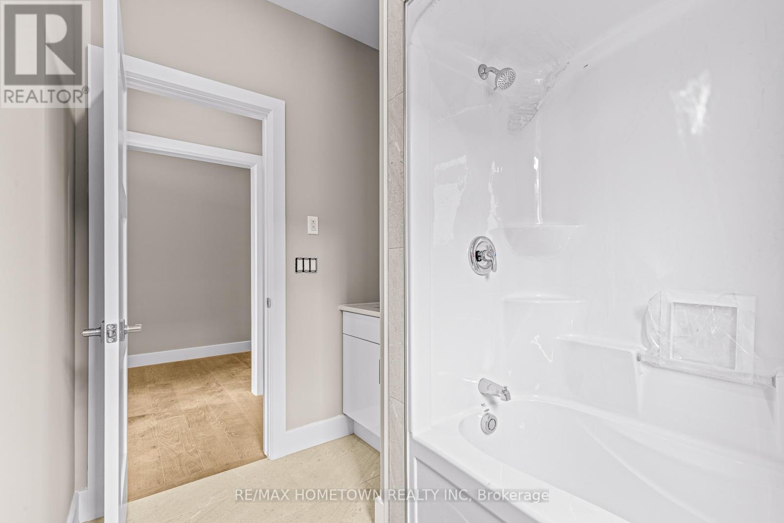 Photo 7 of 1067 Shearer Drive, Brockville ON