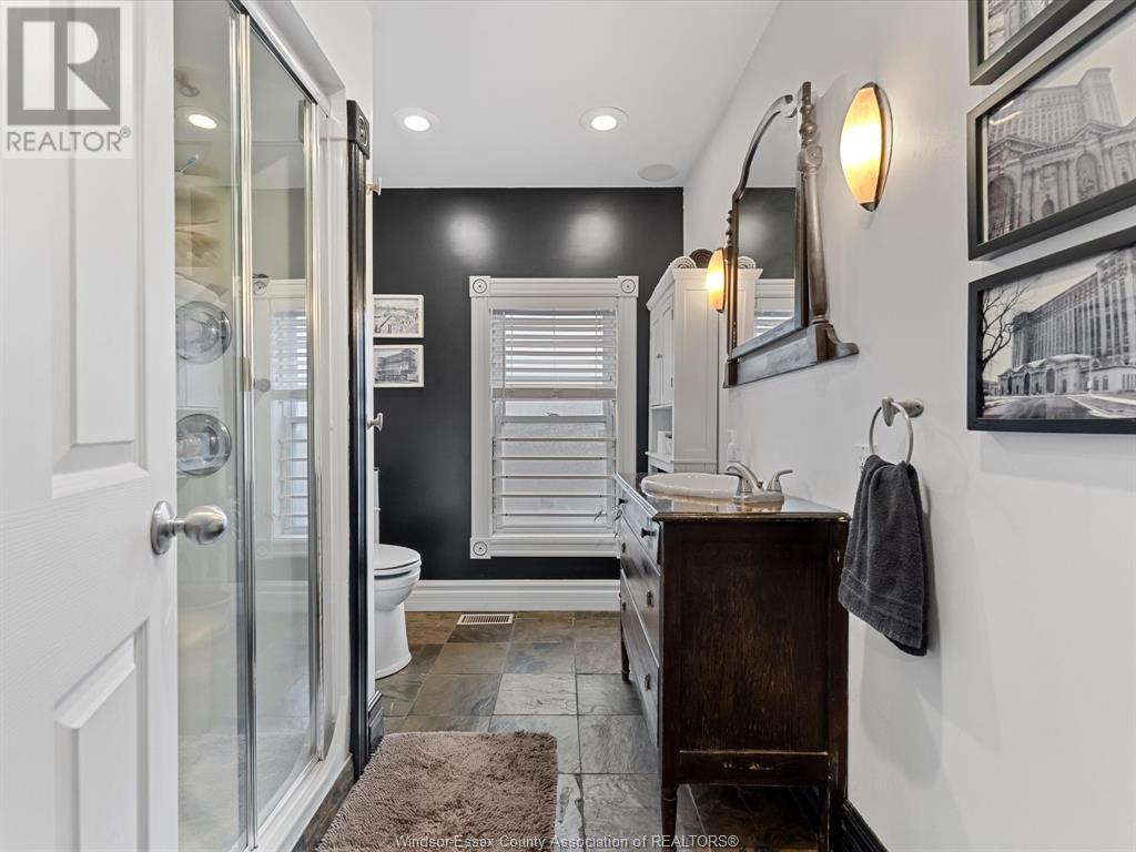 Photo 20 of 551 Pelissier, Windsor ON