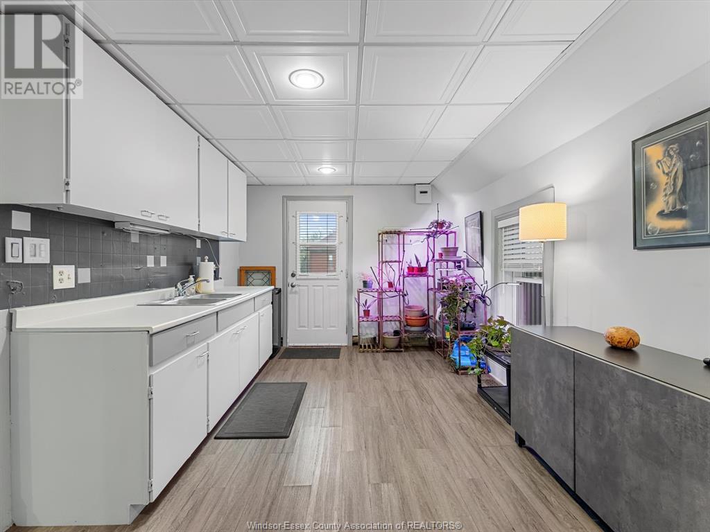 Photo 21 of 551 Pelissier, Windsor ON