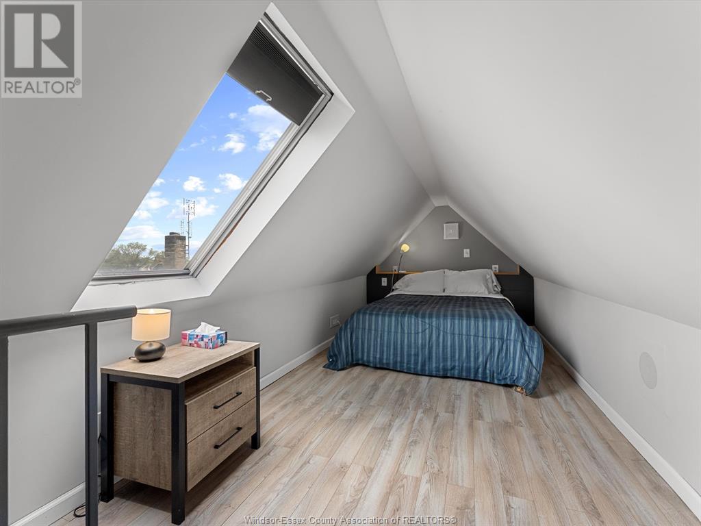 Photo 25 of 551 Pelissier, Windsor ON
