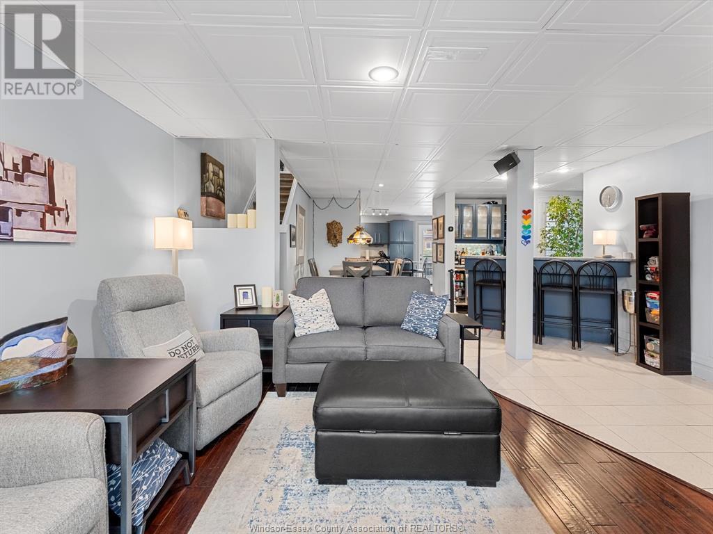 Photo 11 of 551 Pelissier, Windsor ON