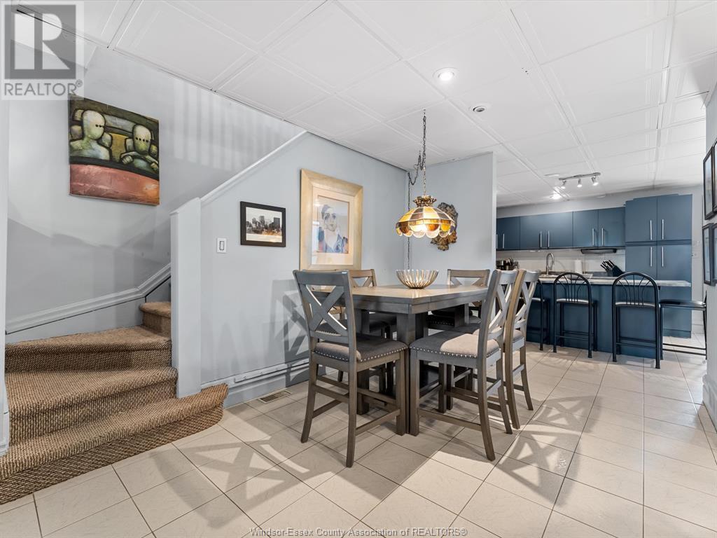 Photo 12 of 551 Pelissier, Windsor ON