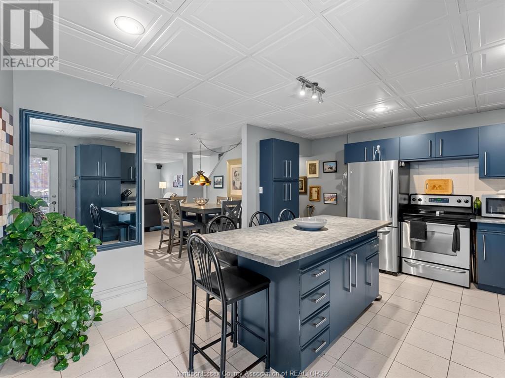 Photo 15 of 551 Pelissier, Windsor ON