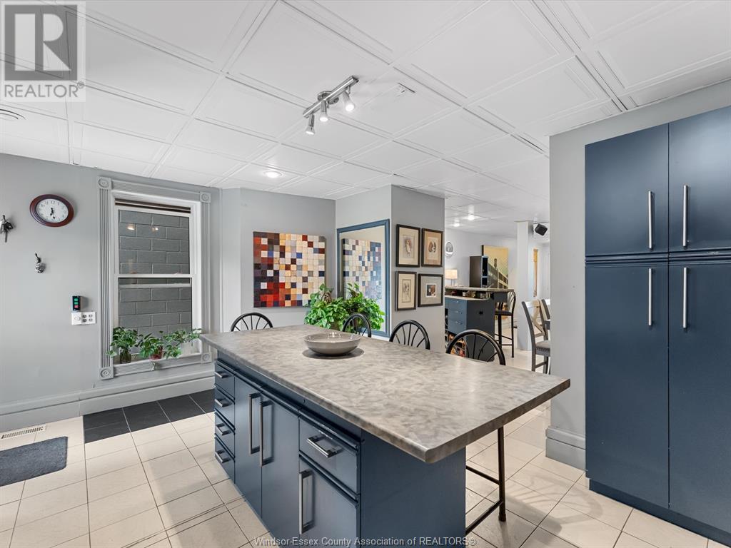 Photo 14 of 551 Pelissier, Windsor ON