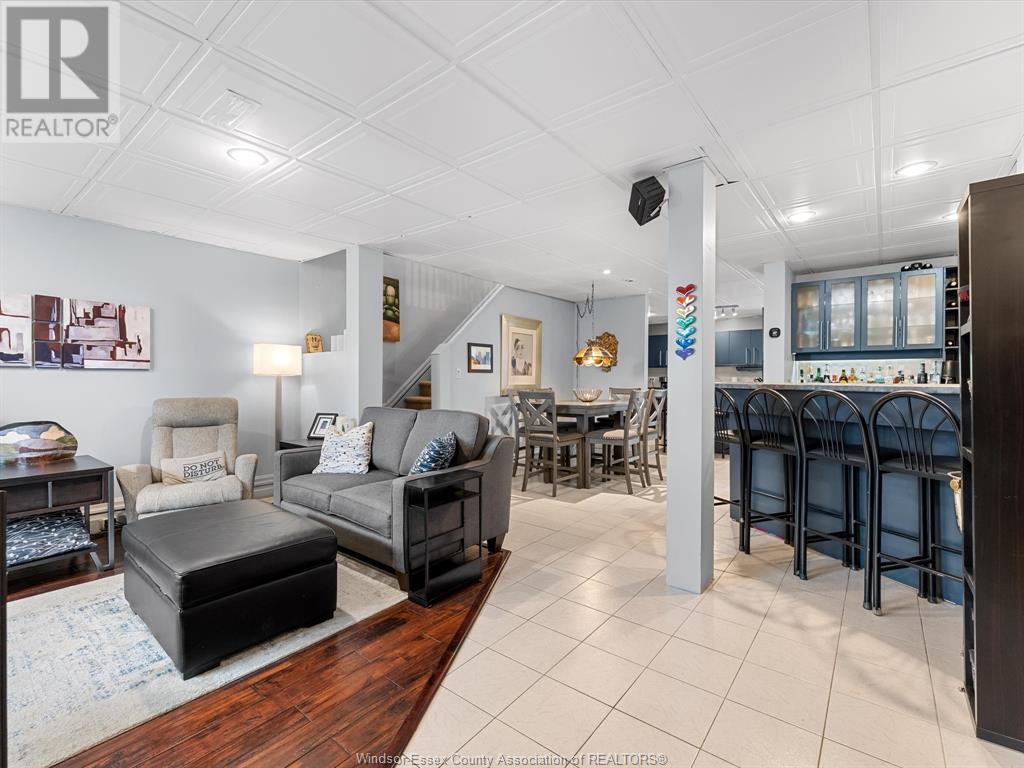 Photo 8 of 551 Pelissier, Windsor ON