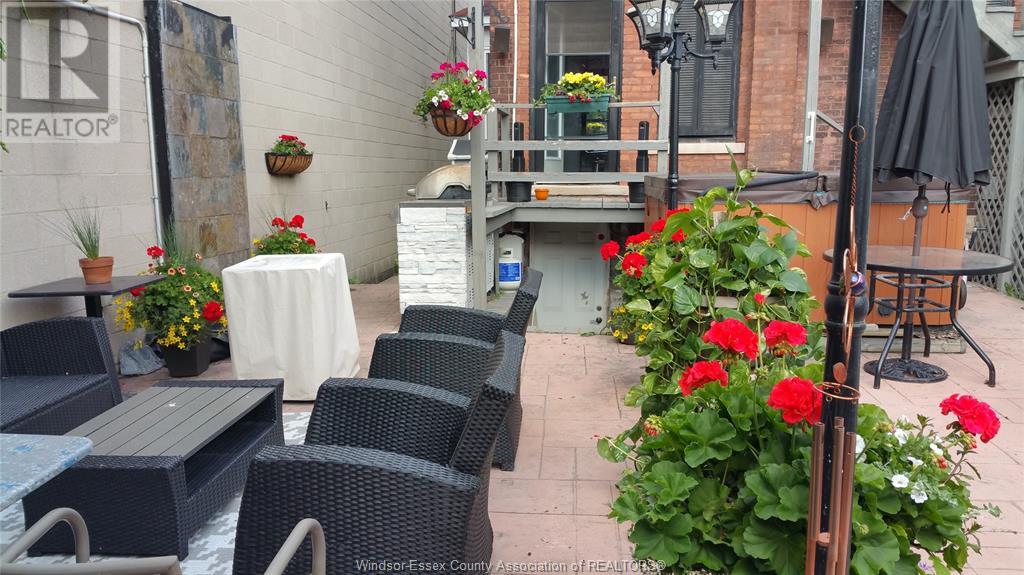 Photo 41 of 551 Pelissier, Windsor ON