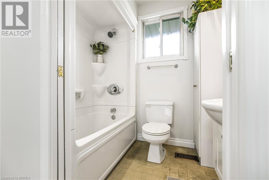Photo 5 of 161 Berkindale Drive Unit 5, Hamilton ON
