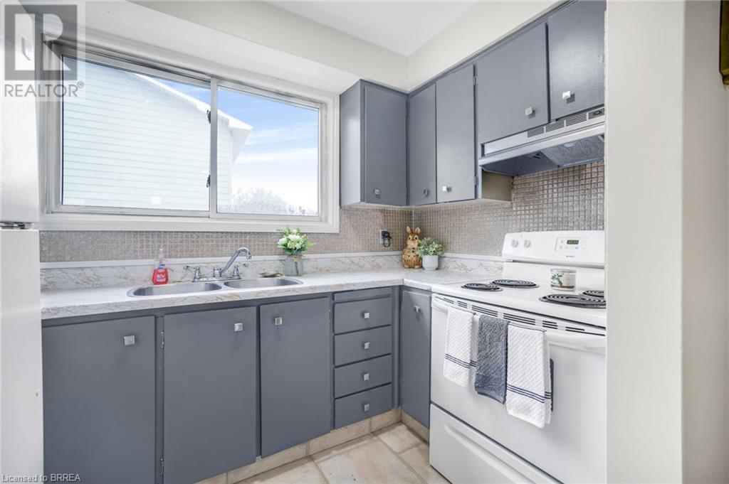 Photo 12 of 161 Berkindale Drive Unit 5, Hamilton ON