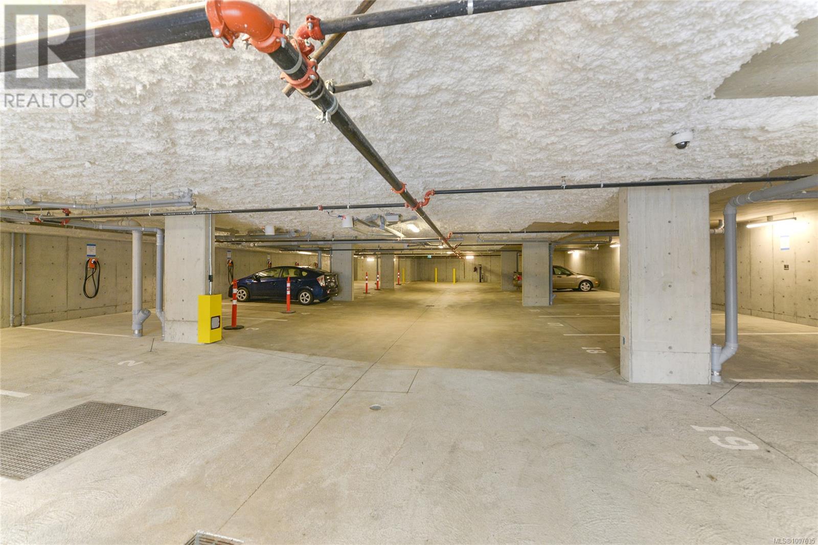 #406 1301 HILLSIDE AVE - Image 26