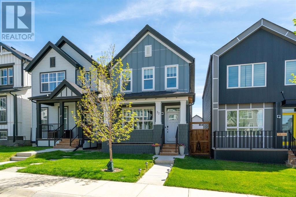 32 Heirloom Crescent SE