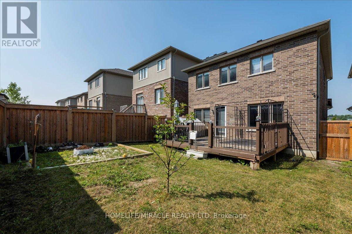 Photo 19 of 83 Willoughby Way, New Tecumseth ON