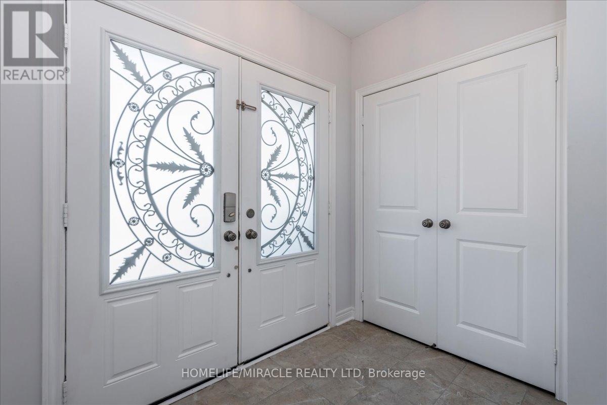 Photo 7 of 83 Willoughby Way, New Tecumseth ON