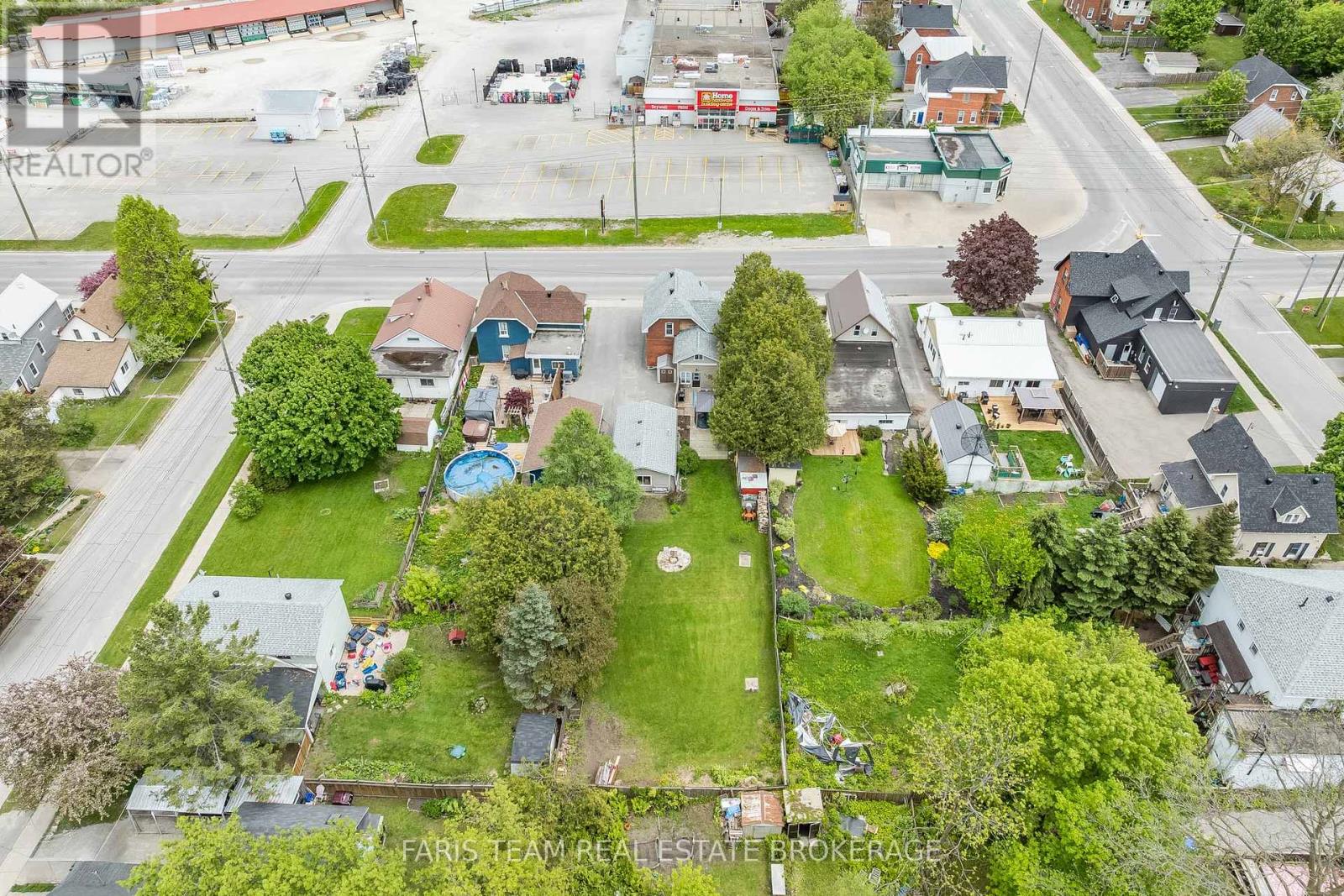 Photo 5 of 196 Fourth Street, Midland ON