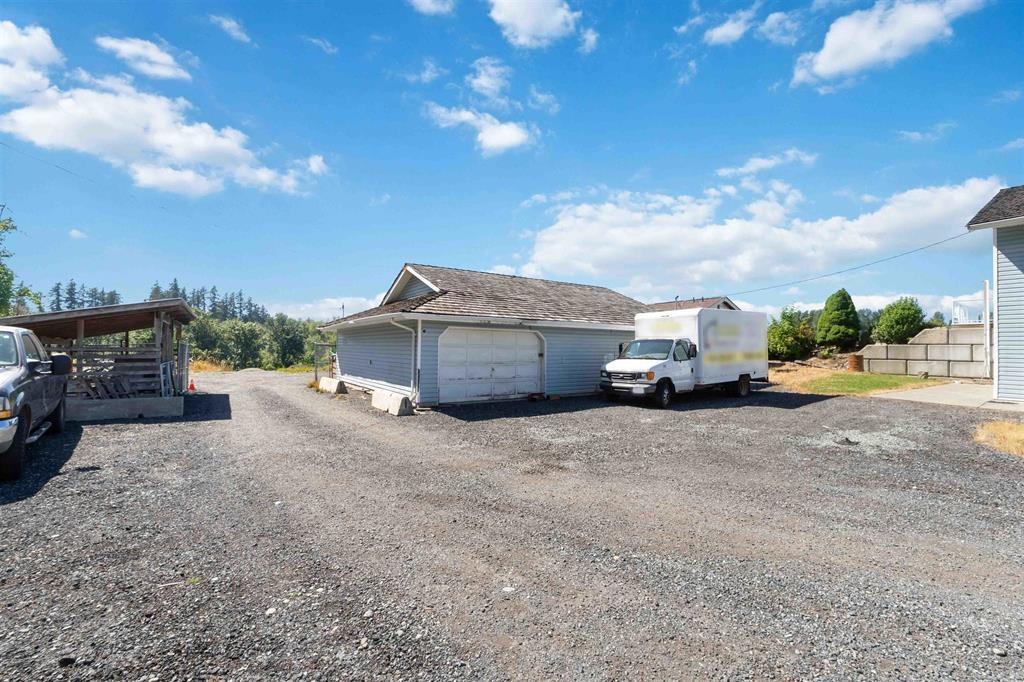 Photo 4 of 2615 Lock Street, Abbotsford BC