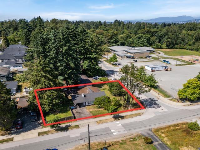 Photo 3 of 14588 110 A Avenue, Surrey BC