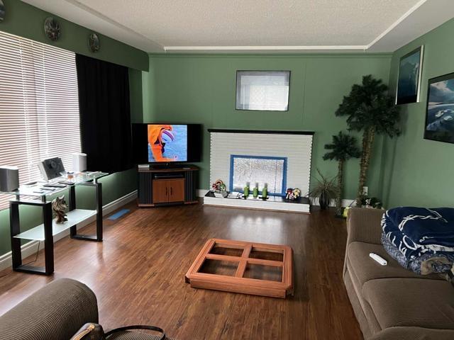 Photo 10 of 14588 110 A Avenue, Surrey BC