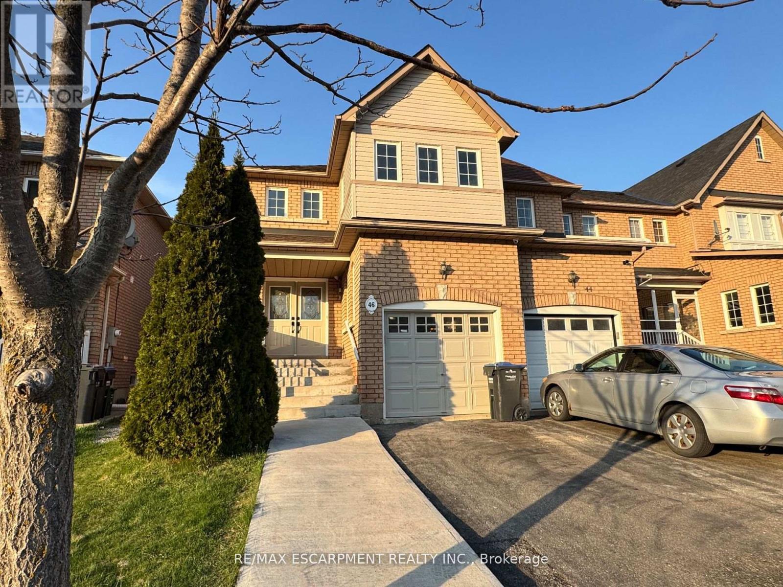 Photo 18 of 46 Stirrup Court, Brampton ON
