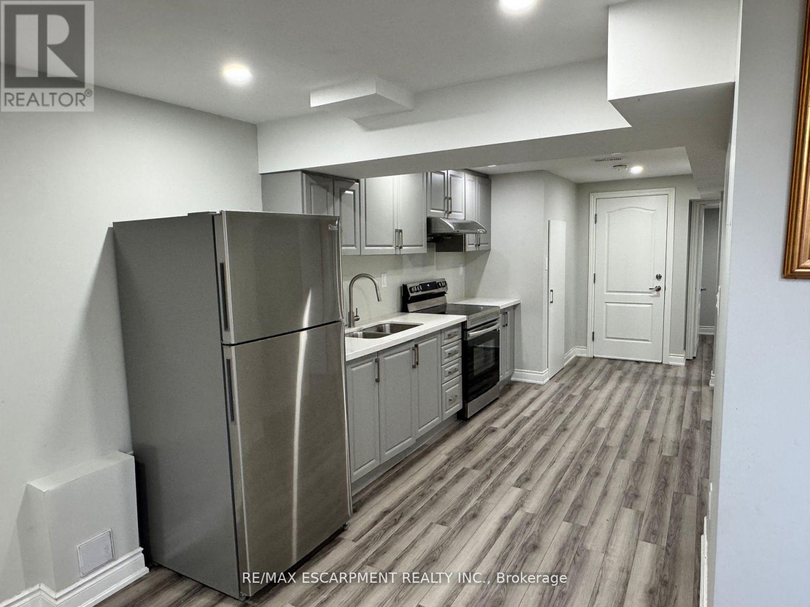 Photo 1 of 46 Stirrup Court, Brampton ON
