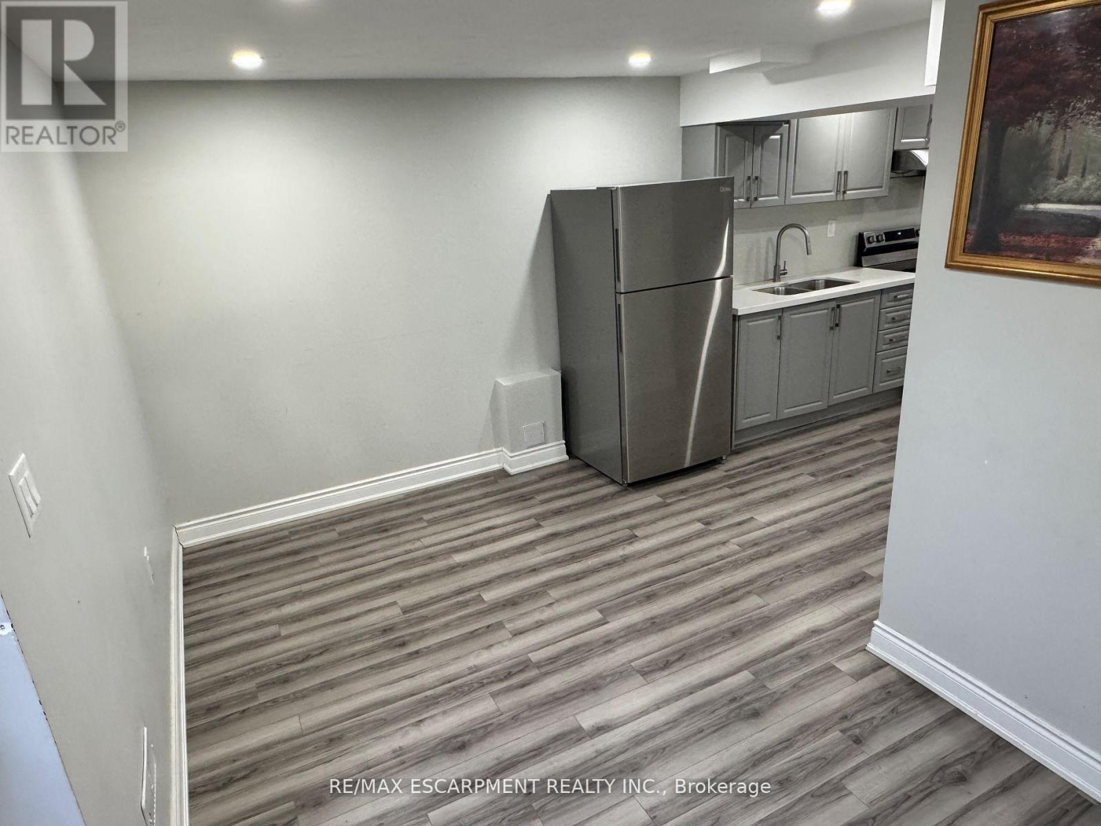Photo 15 of 46 Stirrup Court, Brampton ON
