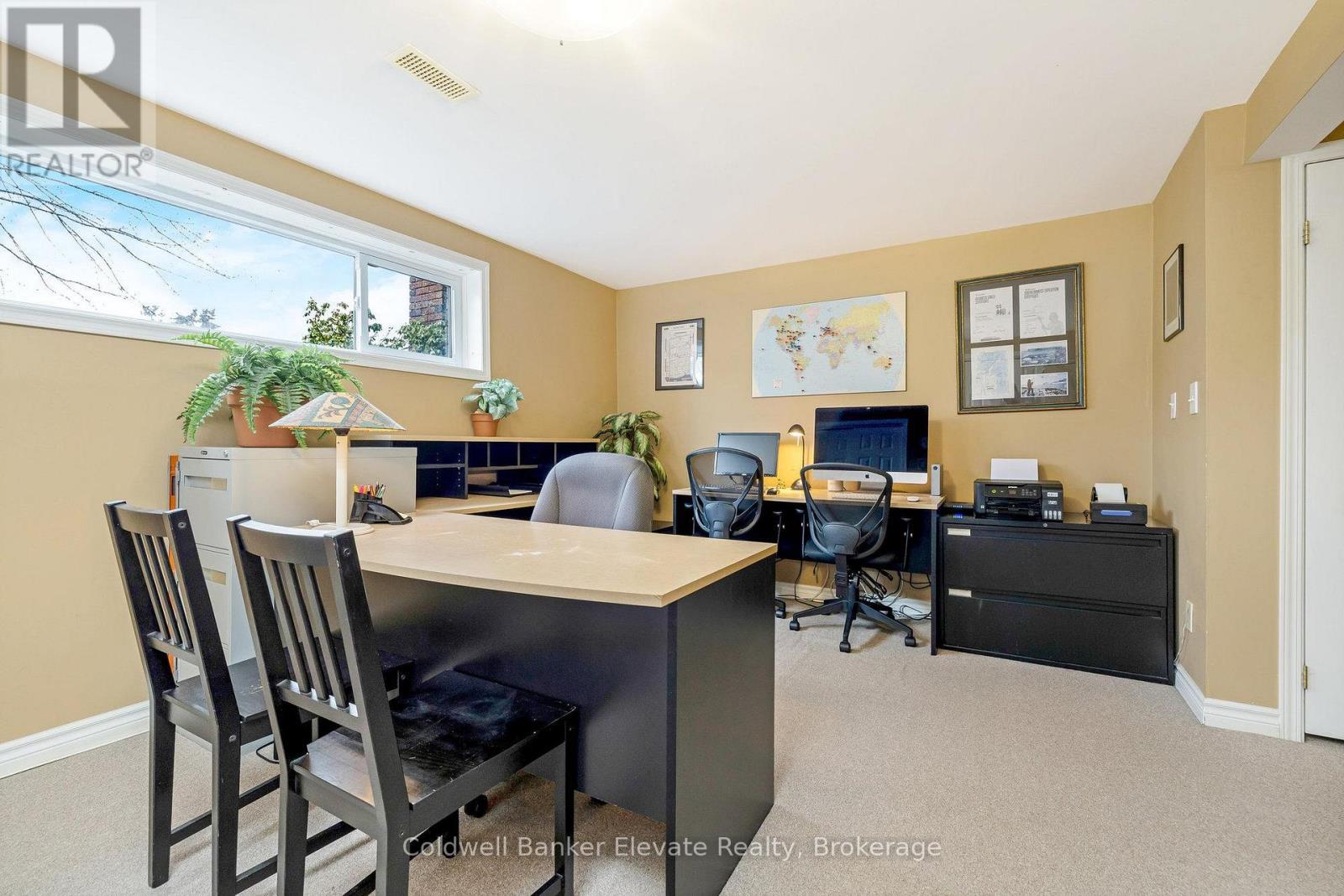 Photo 14 of 11 Hillside Drive, Halton Hills ON