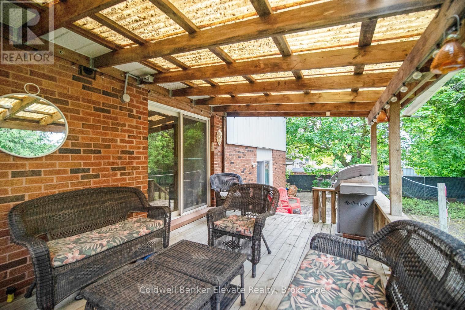 Photo 25 of 11 Hillside Drive, Halton Hills ON