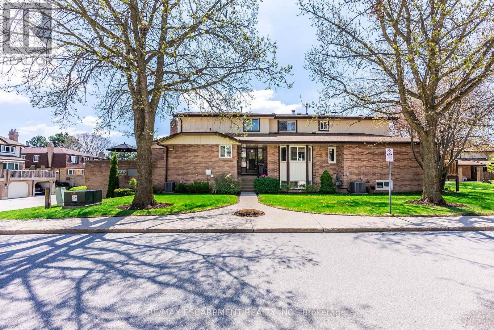 Photo 5 of 6 1508 Upper Middle Road, Burlington ON
