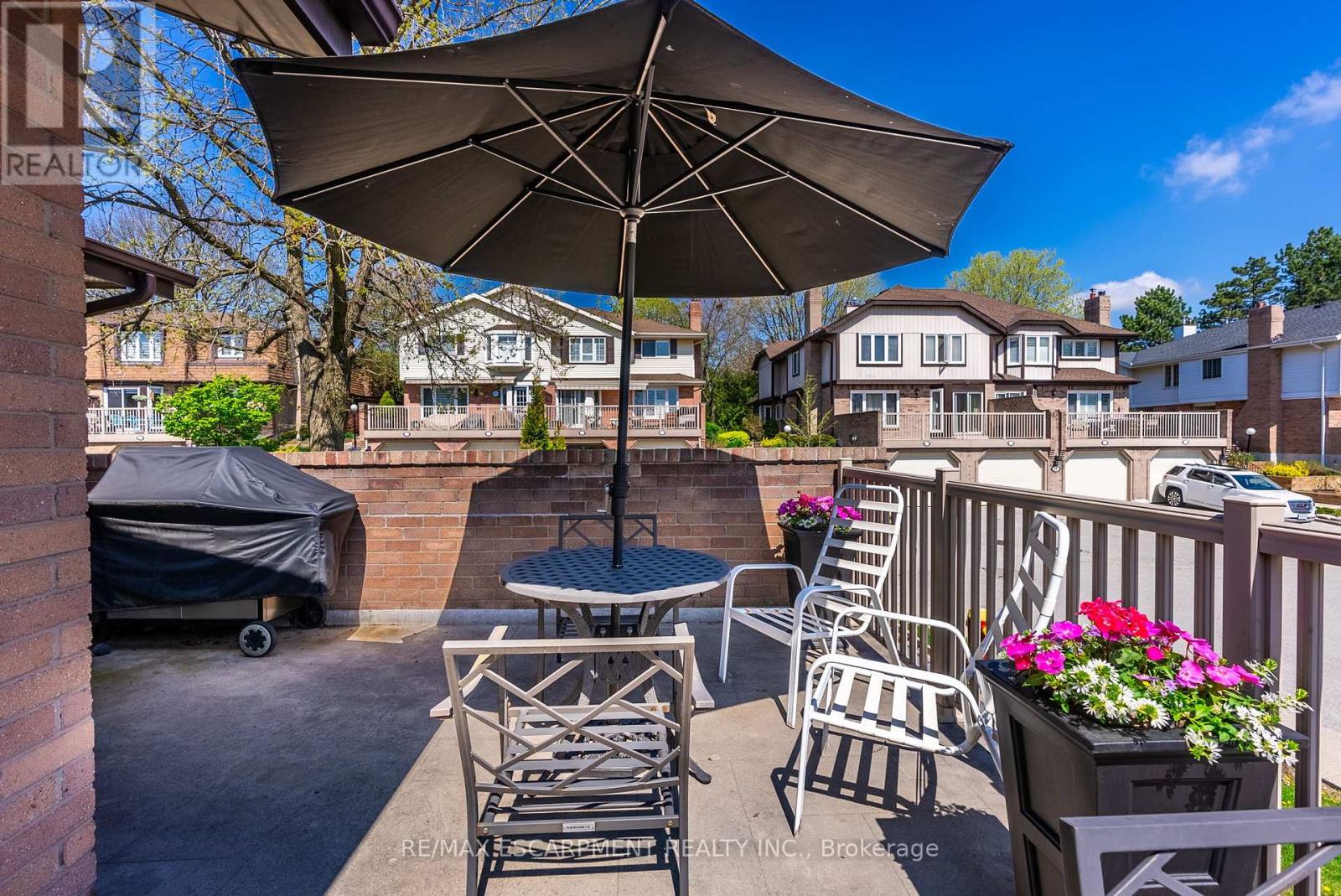 Photo 2 of 6 1508 Upper Middle Road, Burlington ON