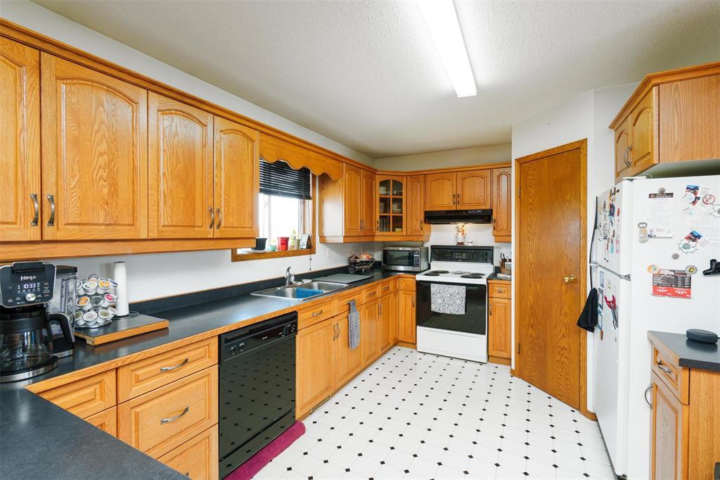 Photo 12 of 855 Knowles Avenue, Winnipeg MB