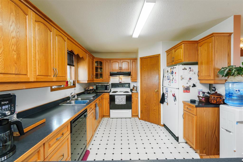 Photo 13 of 855 Knowles Avenue, Winnipeg MB