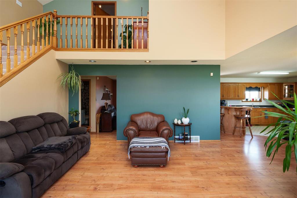 Photo 7 of 855 Knowles Avenue, Winnipeg MB