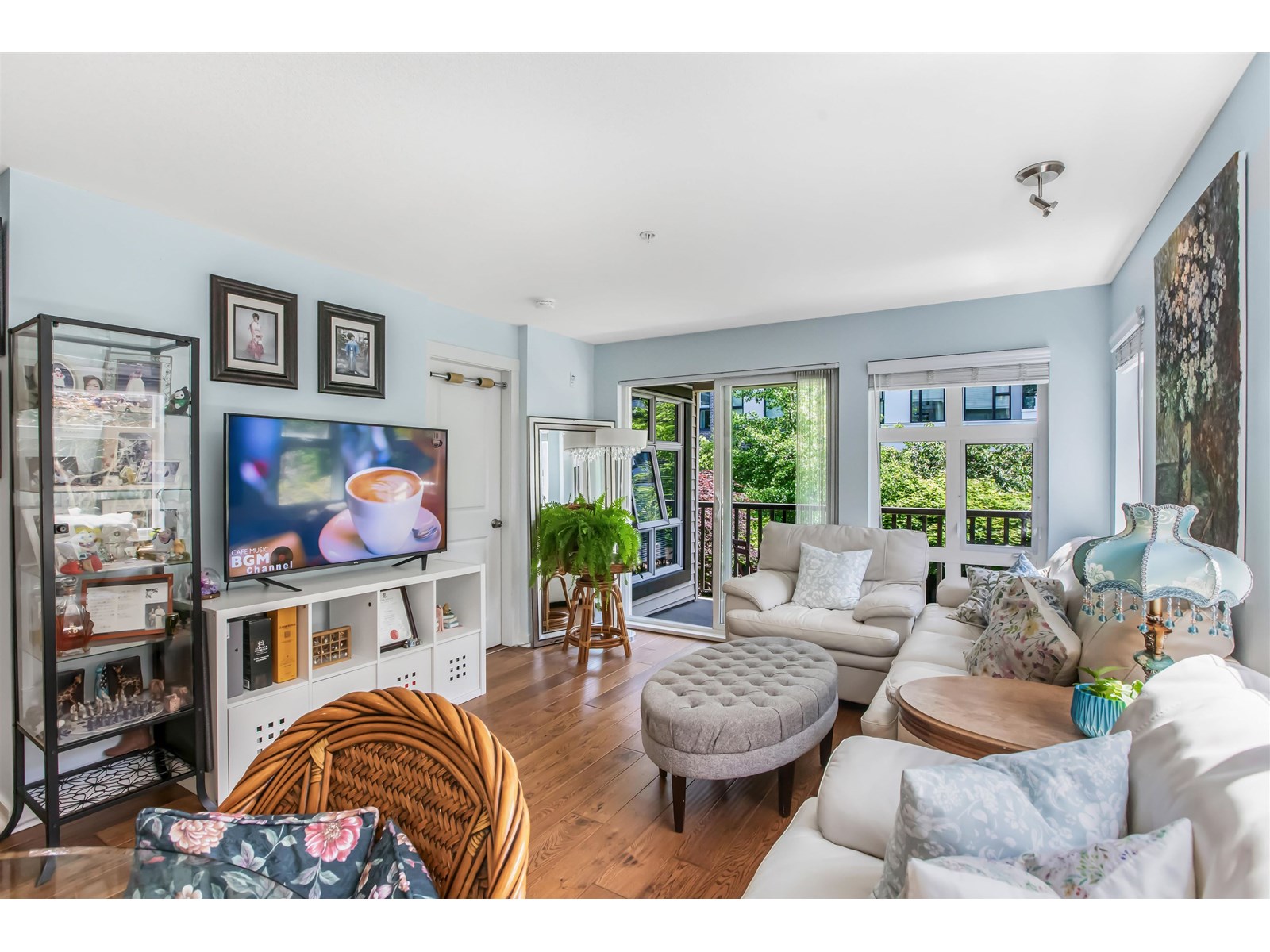 Photo 10 of 214 15168 19 Avenue, Surrey BC