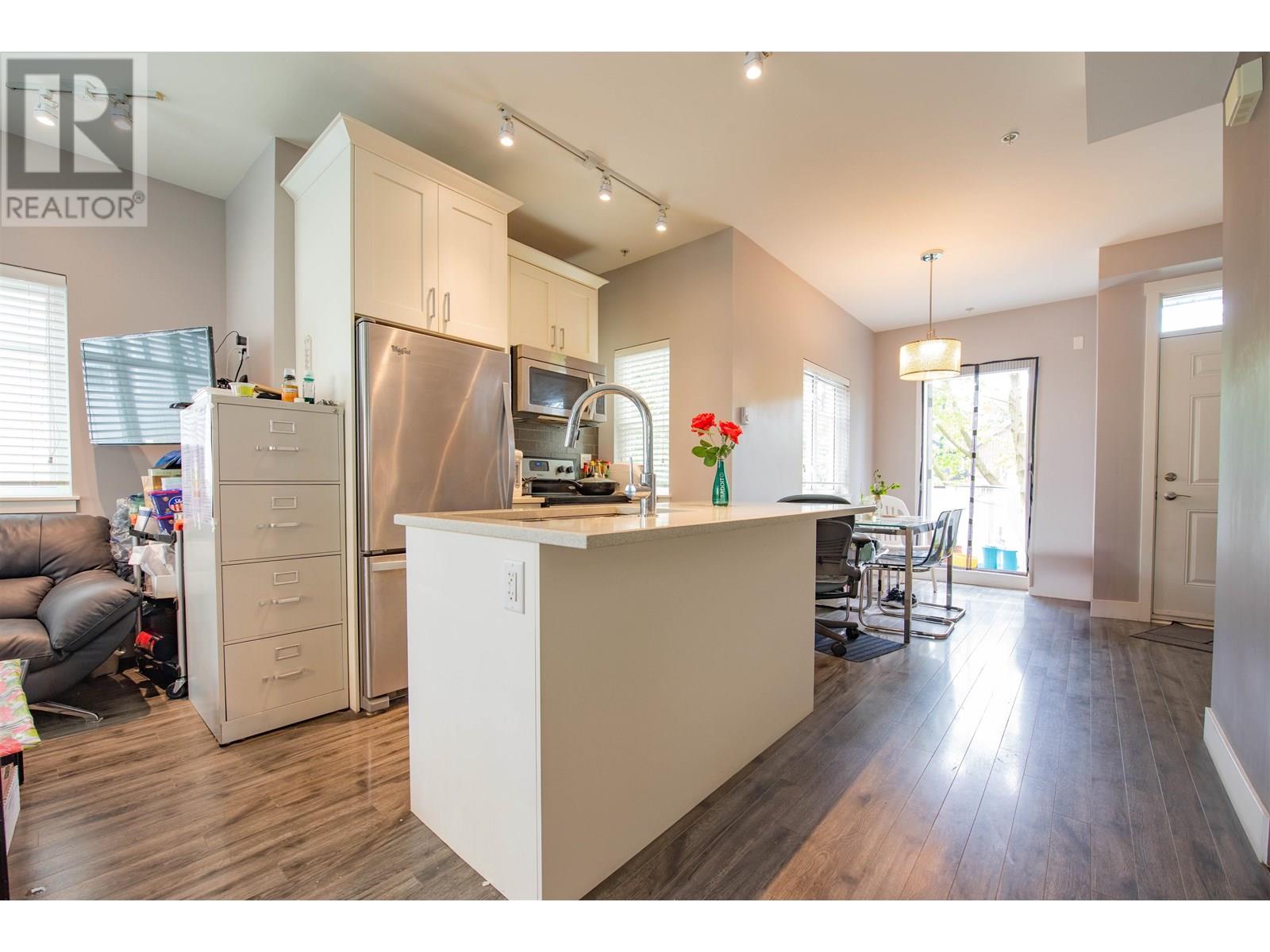Photo 14 of 207 2263 Triumph Street, Vancouver BC