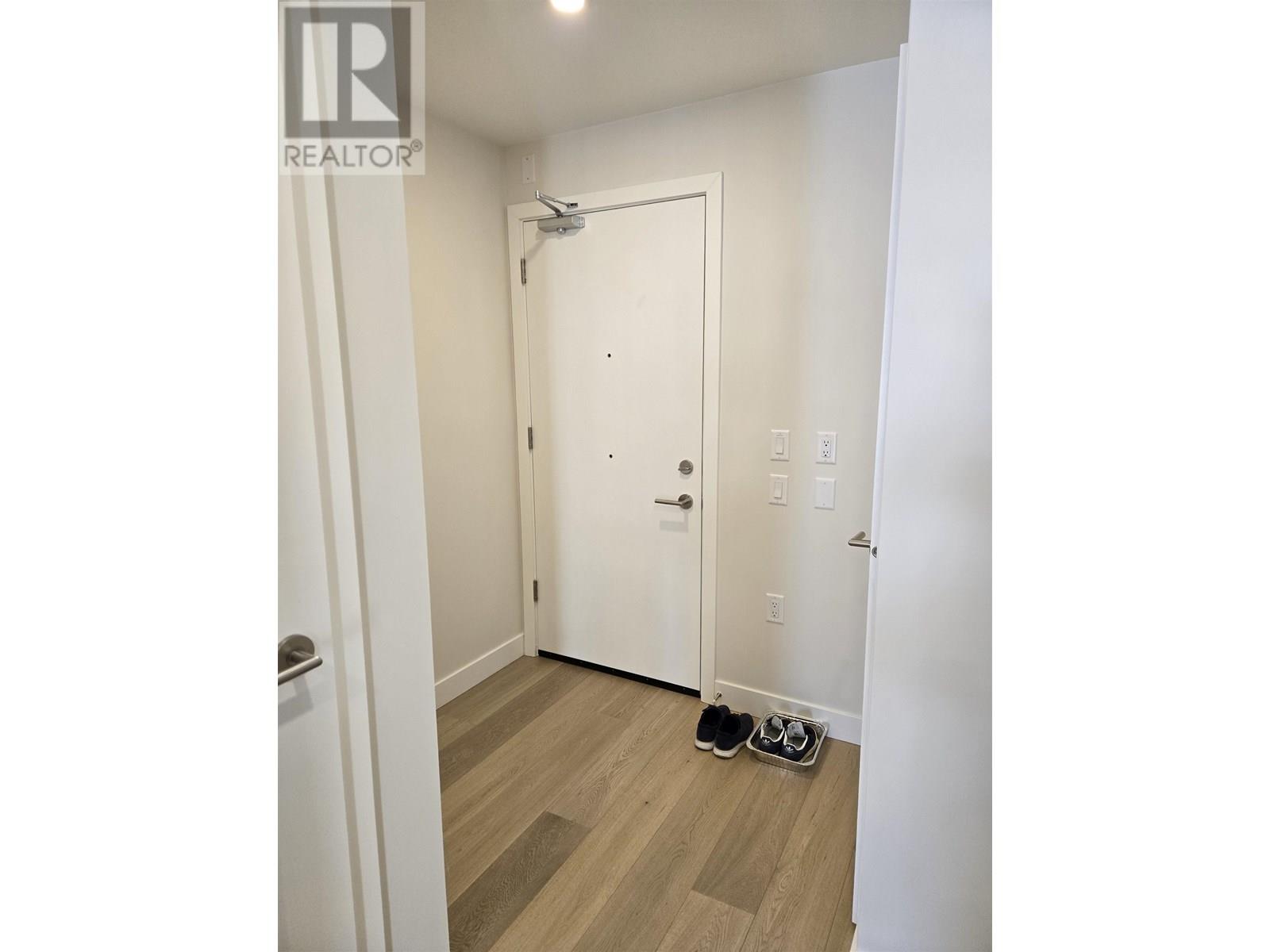 Photo 12 of 302 5007 Ash Street, Vancouver BC