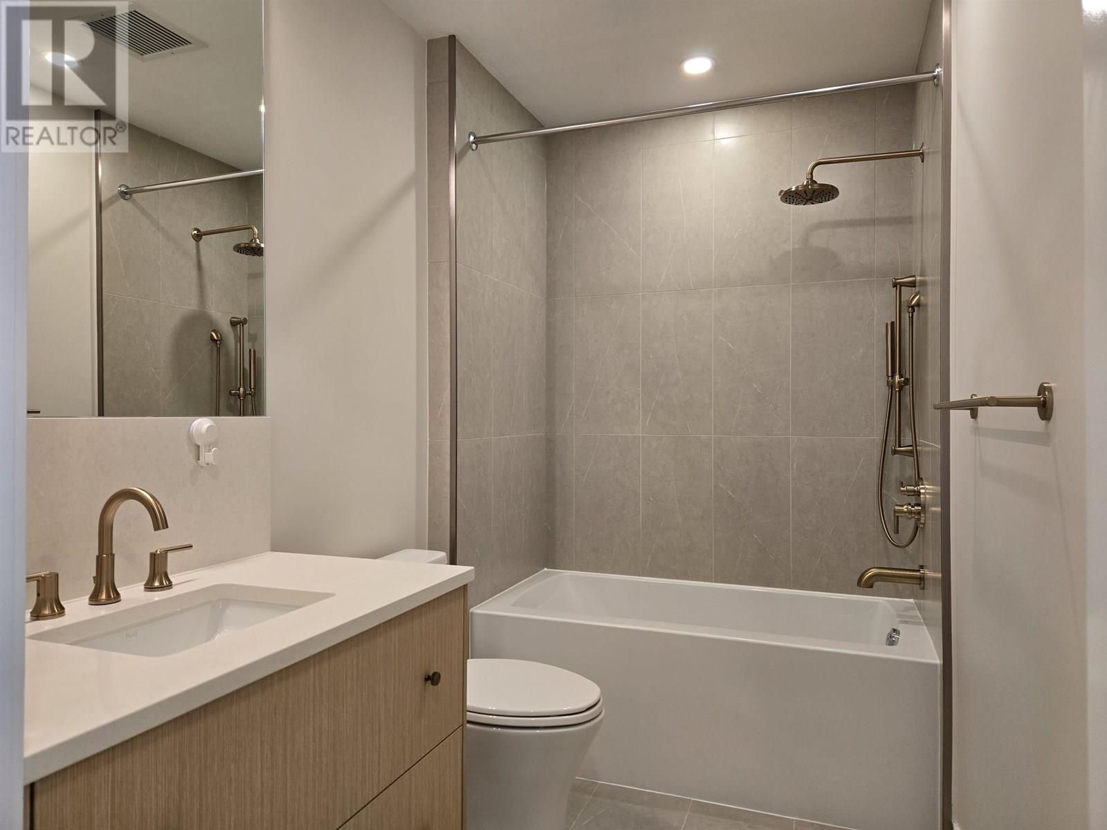 Photo 6 of 302 5007 Ash Street, Vancouver BC