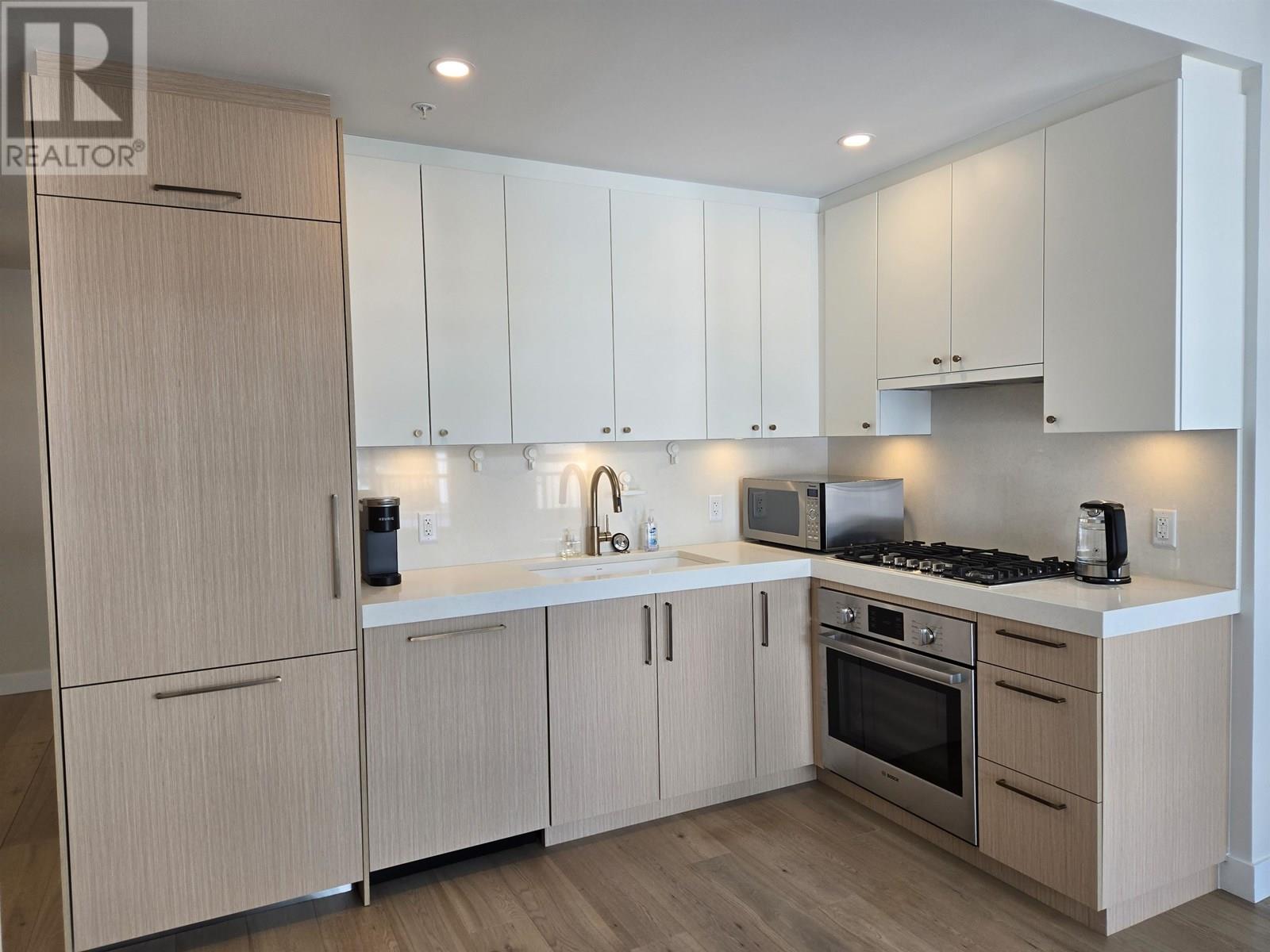 Photo 14 of 302 5007 Ash Street, Vancouver BC
