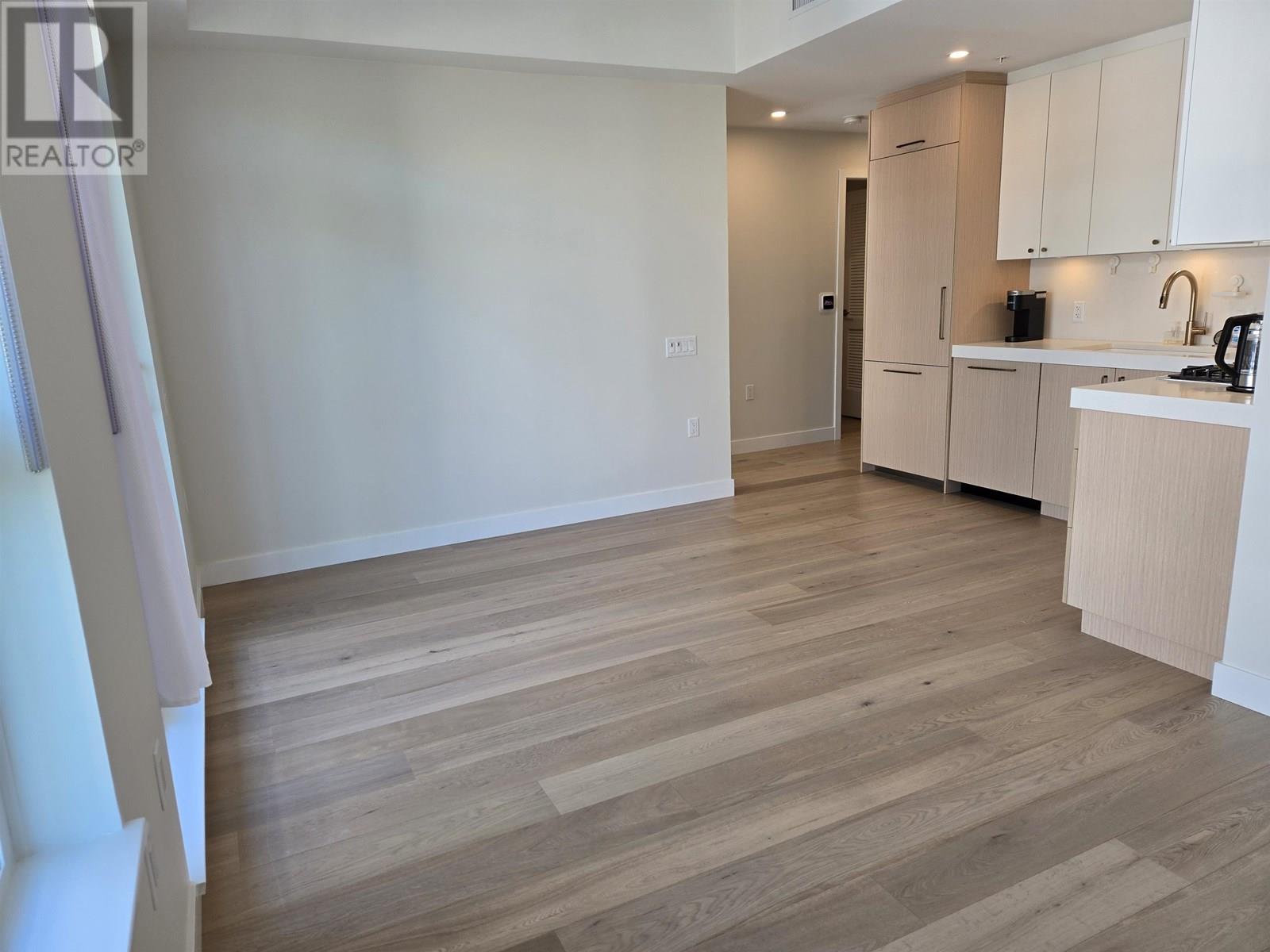 Photo 11 of 302 5007 Ash Street, Vancouver BC