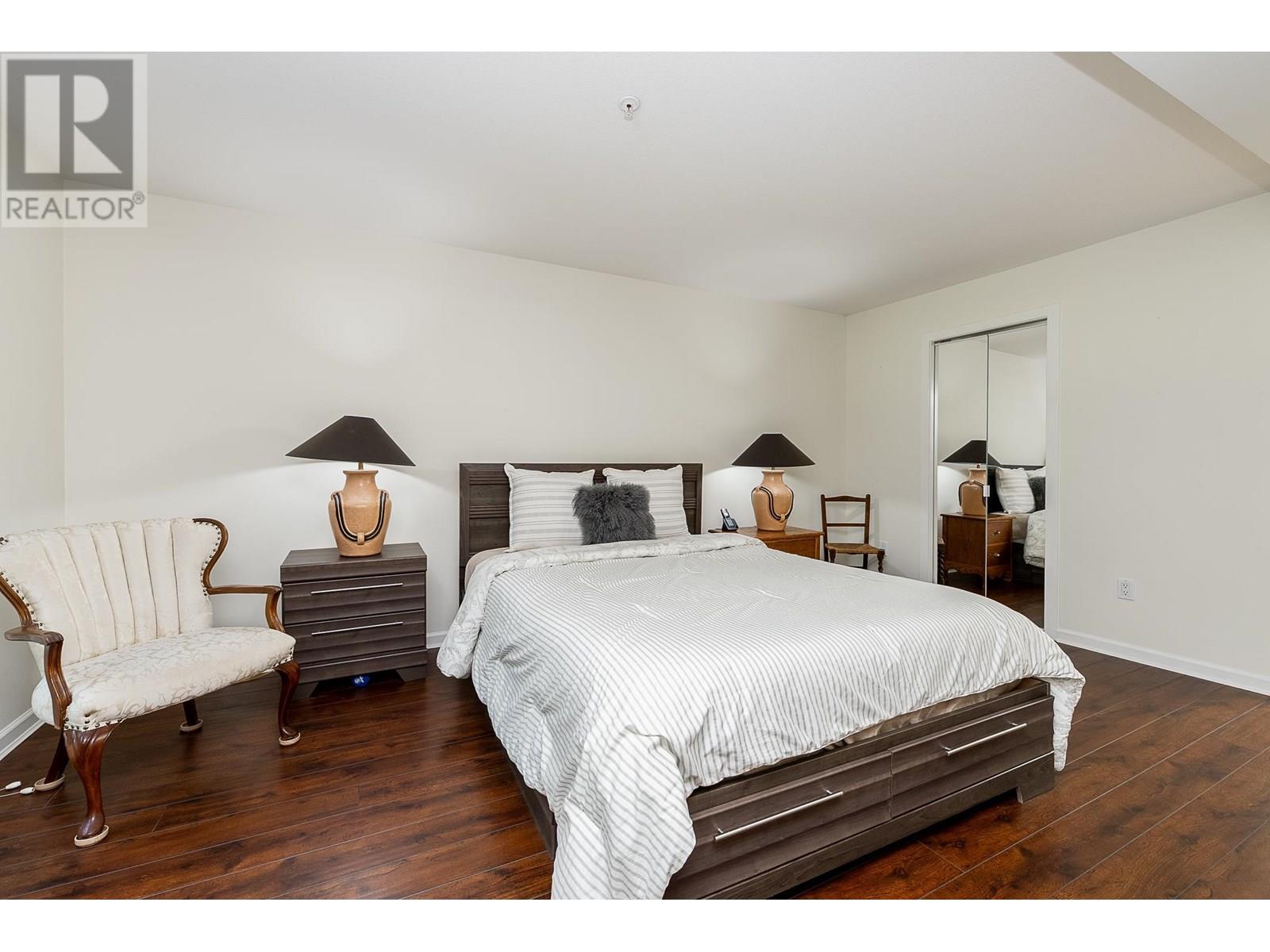 219 285 NEWPORT DRIVE, Port Moody