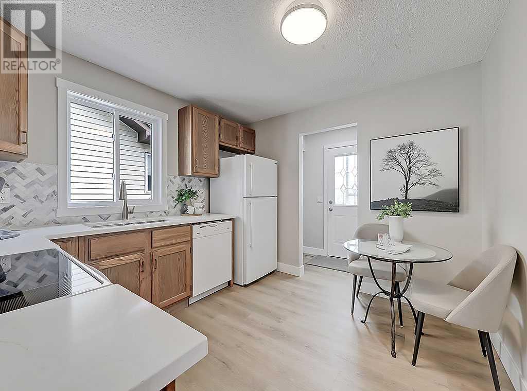 Single Family House 3 Level for Sale in  Bedfield Close NE Beddington Heights Calgary 