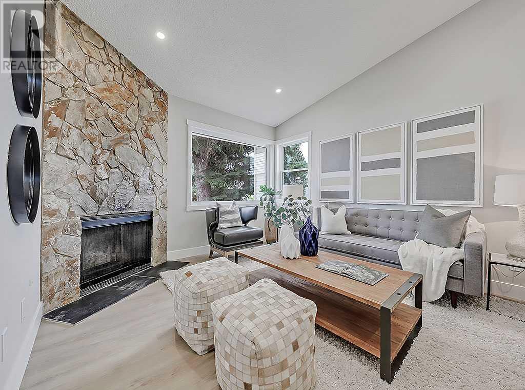 Single Family House 3 Level for Sale in  Bedfield Close NE Beddington Heights Calgary 