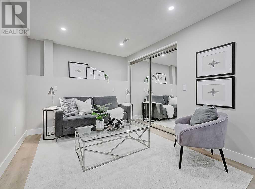 Single Family House 3 Level for Sale in  Bedfield Close NE Beddington Heights Calgary 