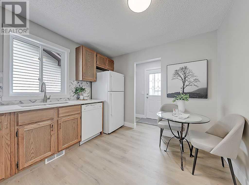 Single Family House 3 Level for Sale in  Bedfield Close NE Beddington Heights Calgary 