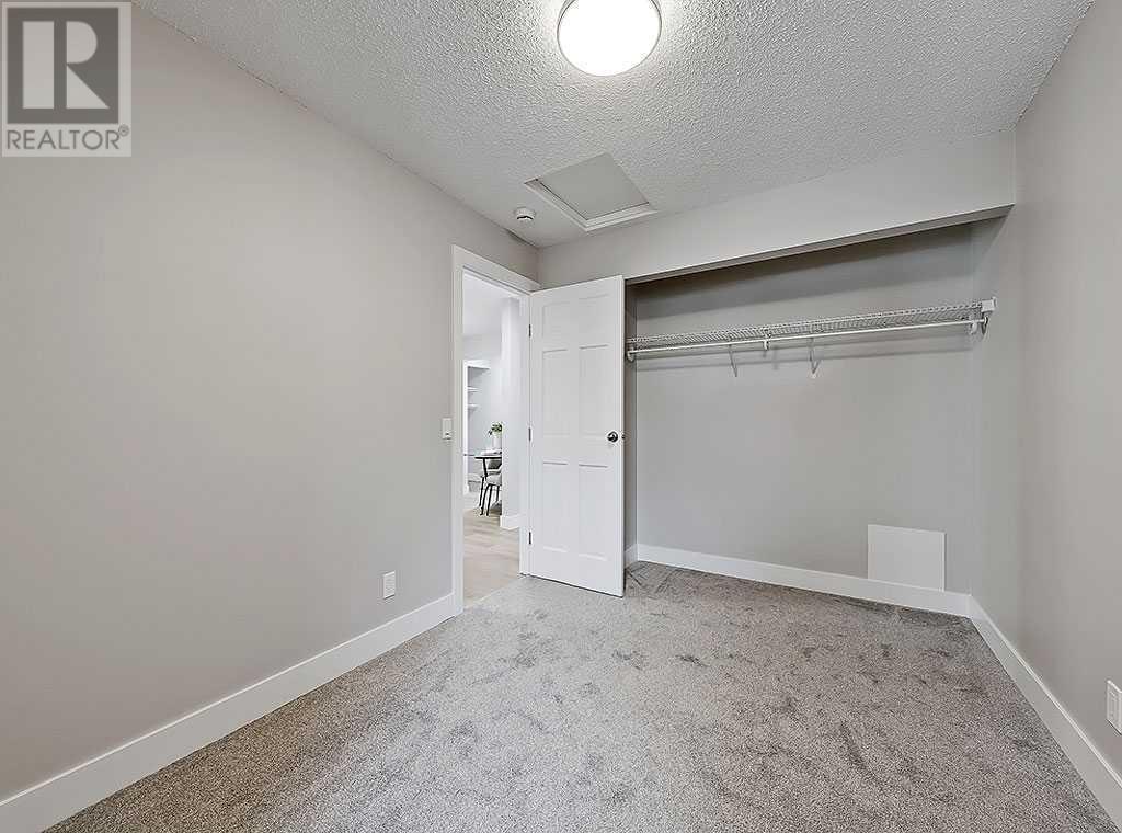 Single Family House 3 Level for Sale in  Bedfield Close NE Beddington Heights Calgary 