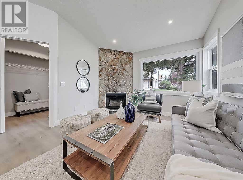 Single Family House 3 Level for Sale in  Bedfield Close NE Beddington Heights Calgary 