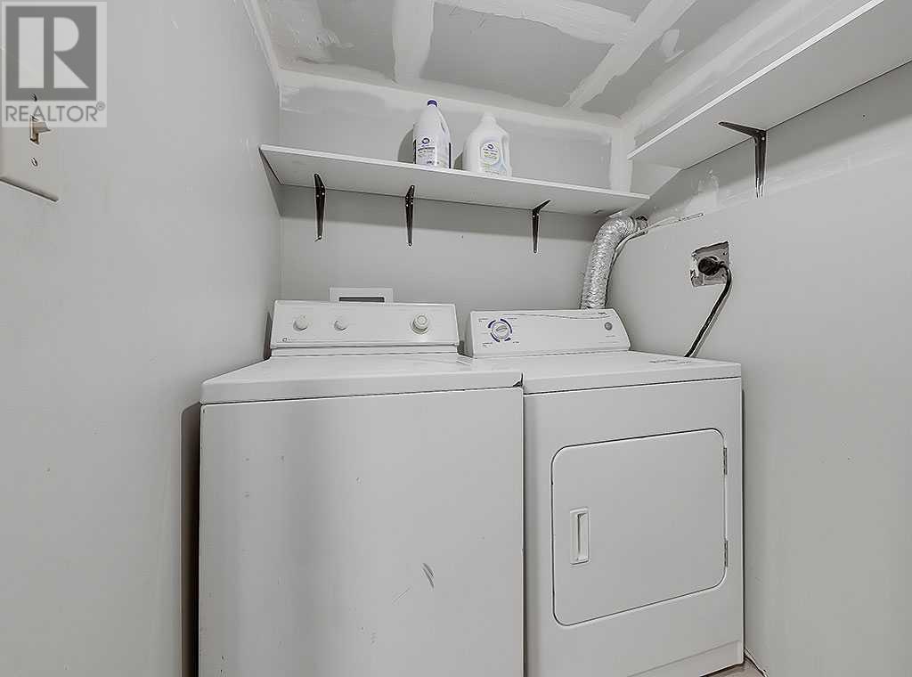Single Family House 3 Level for Sale in  Bedfield Close NE Beddington Heights Calgary 
