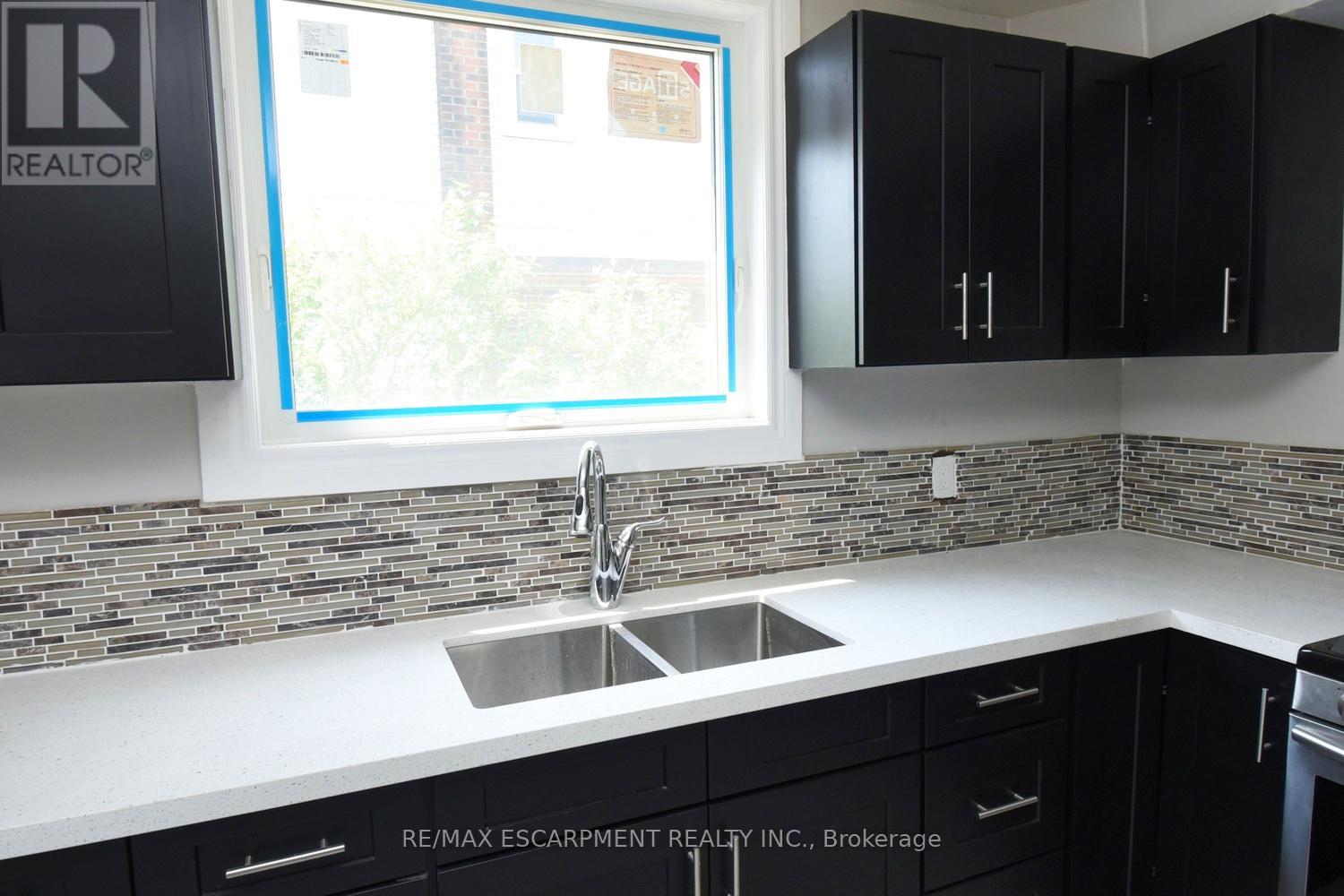 Photo 13 of 687 Upper James Street, Hamilton ON