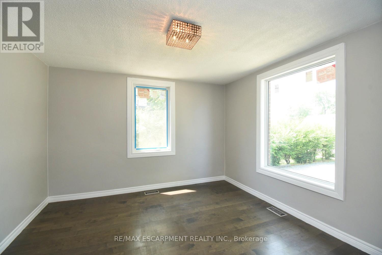 Photo 16 of 687 Upper James Street, Hamilton ON