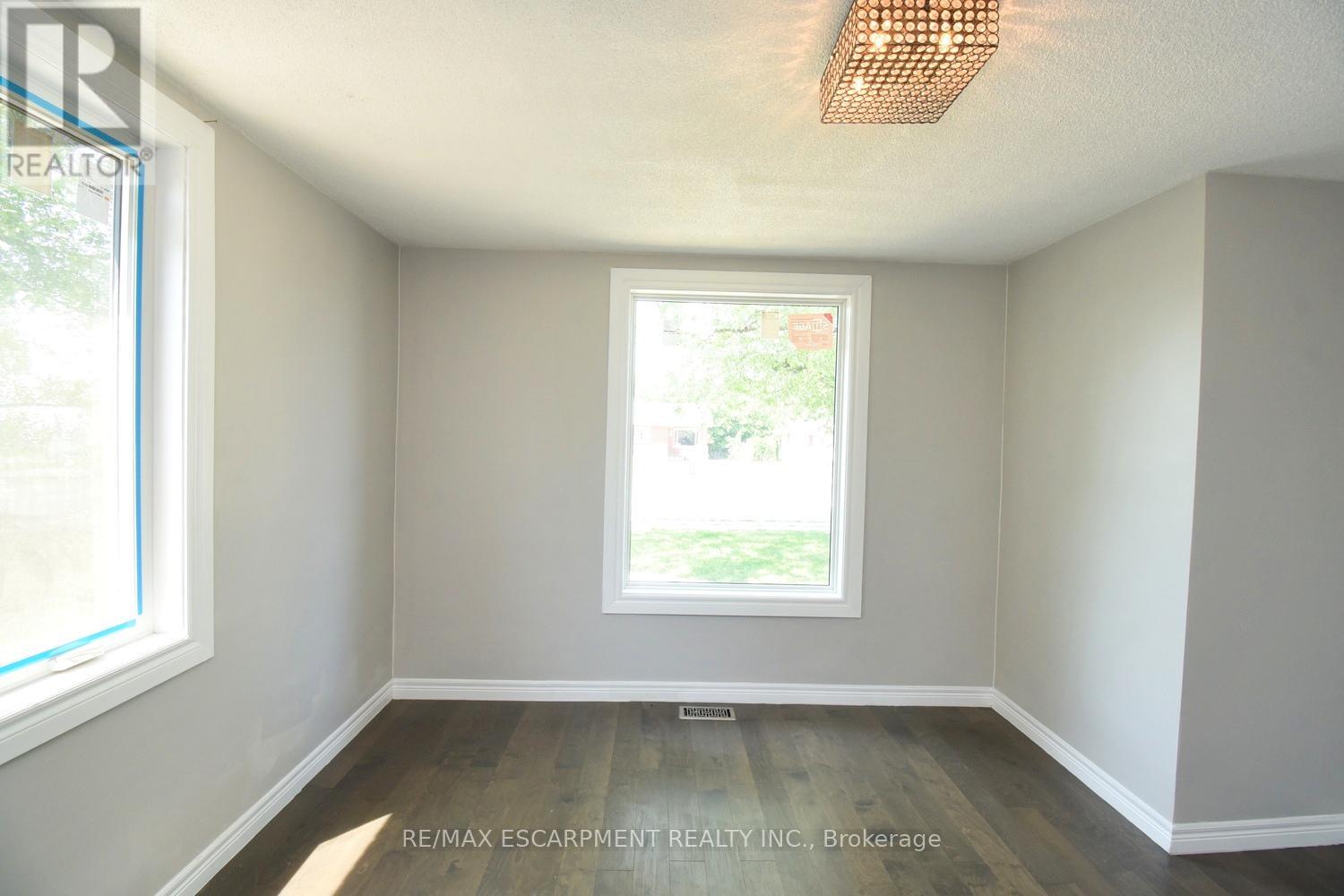 Photo 17 of 687 Upper James Street, Hamilton ON
